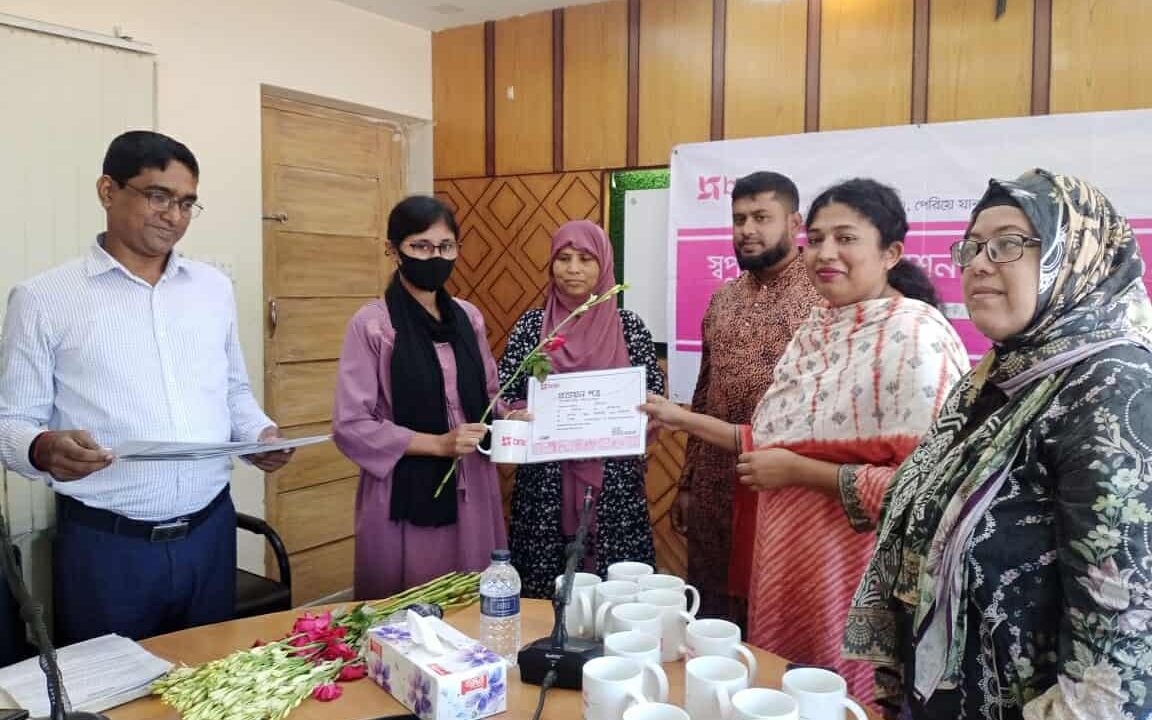 নালিতাবাড়ীর ১৮ স্বপ্নসারথী কিশোরী পেলেন সনদপত্র, ফুল ও মগ