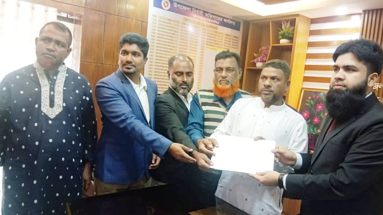 ময়মনসিংহ-৬ আসনে নির্দলীয় প্রার্থী অধ্যাপক মো.জসিম উদ্দিনের মনোনয়নপত্র সংগ্রহ 