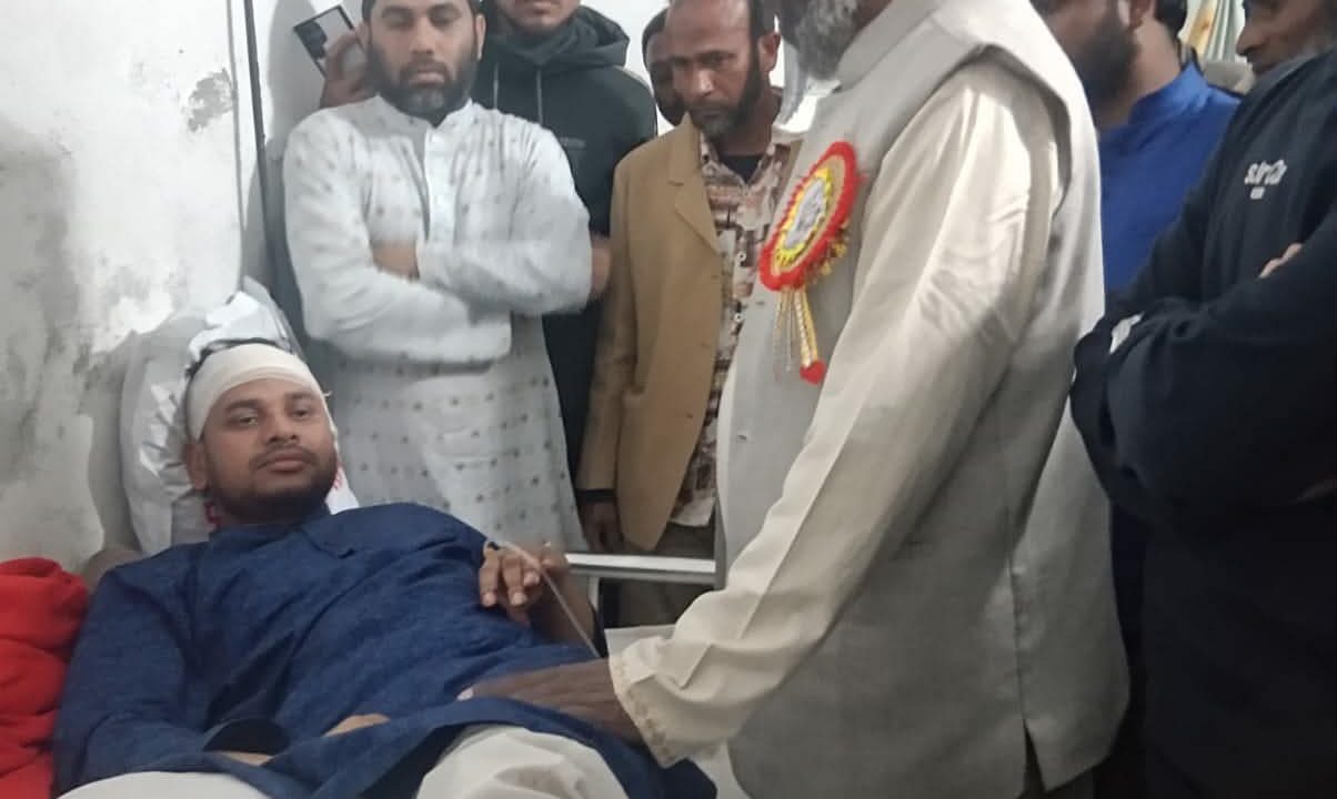 ফুলবাড়ীয়ায় ঘোড়ার সমর্থক আশিককে হত্যা চেষ্টা অভিযুক্ত দুই আলামিন