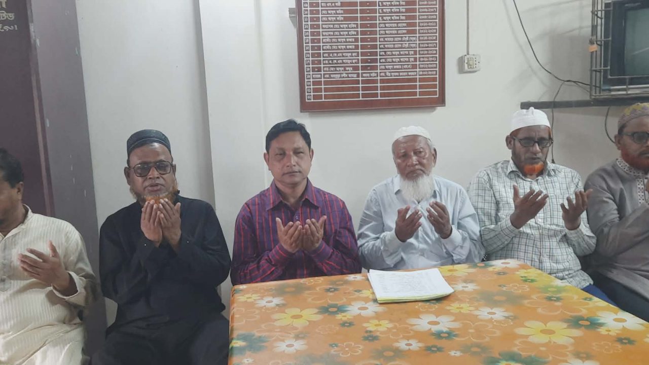 ফুলবাড়ীয়া সমিতি ময়মনসিংহের সদস্য নজরুল ইসলামের মৃত্যুতে দোয়া মাহফিল 
